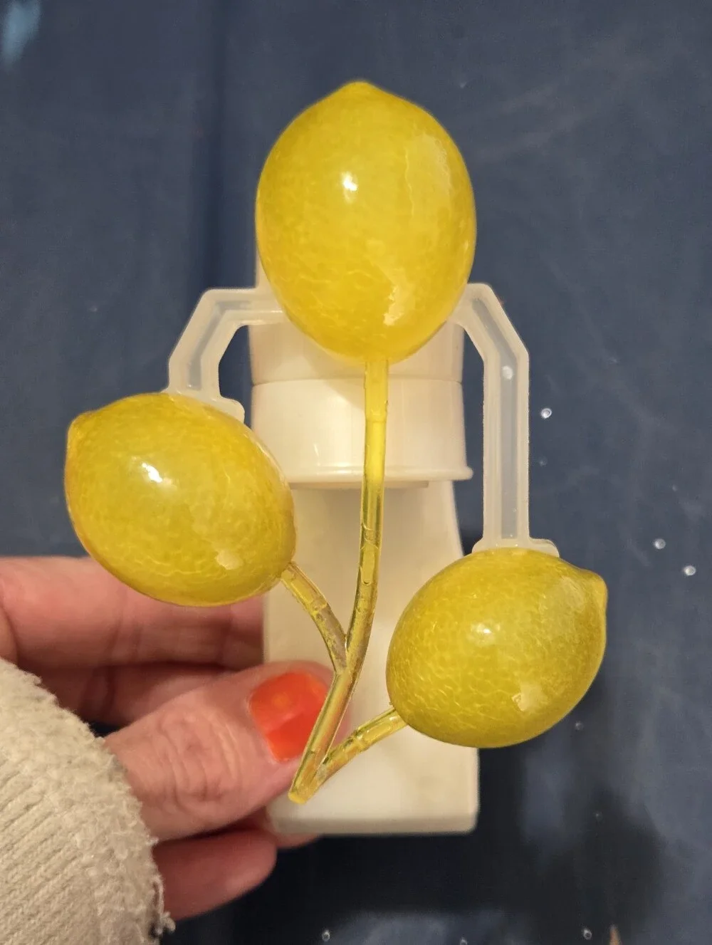 Bath & Body Works Lemons Plug In Wallflower - Picture 5 of 6